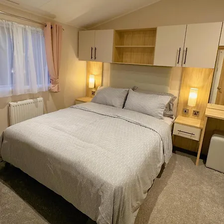 Carlisle Camelot Ca65sz Manor Holiday home *